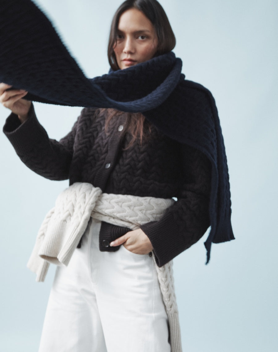 The Border Cable Scarf - Navy