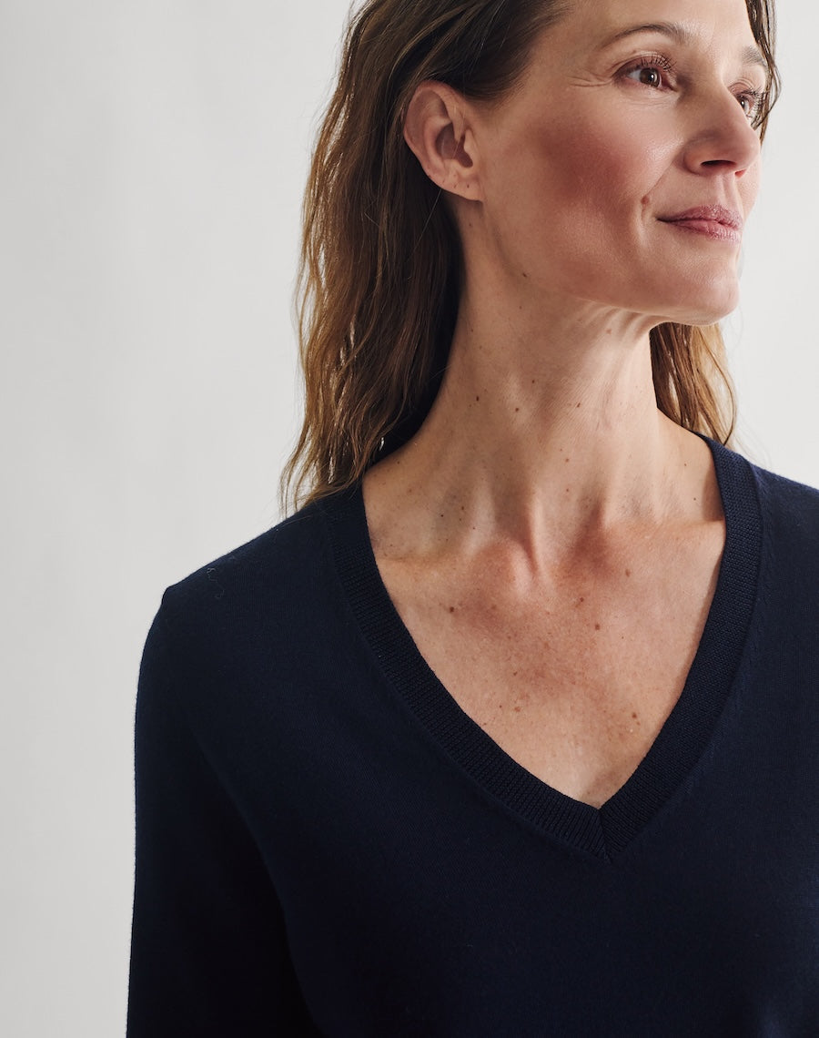 The Extra Fine V - Navy