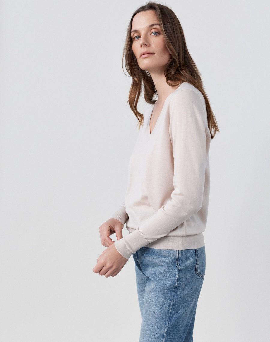 The Fine V - Alabaster