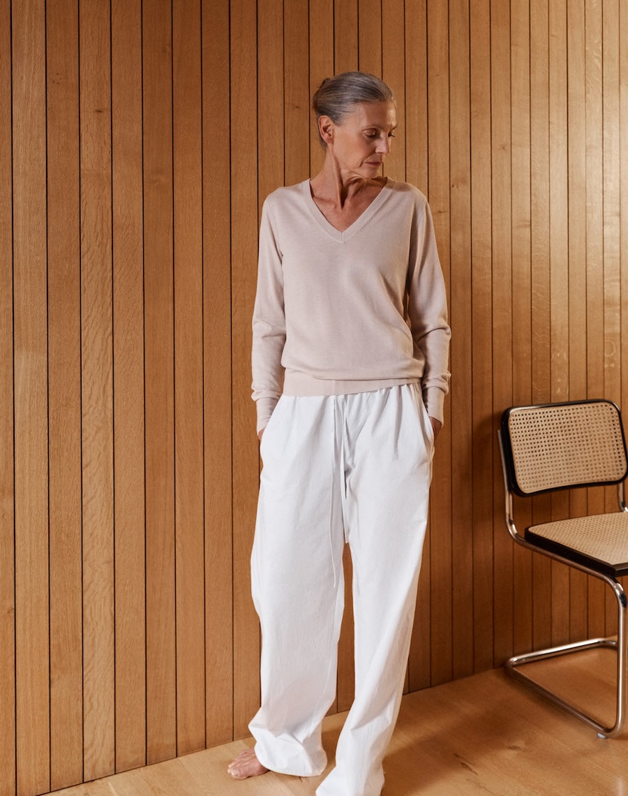 The Fine V - Alabaster