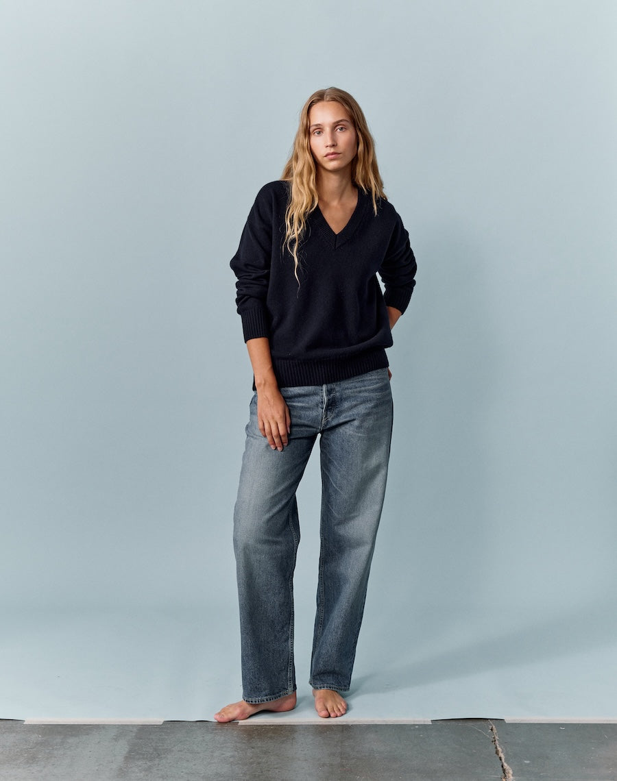 The Relaxed V - Navy
