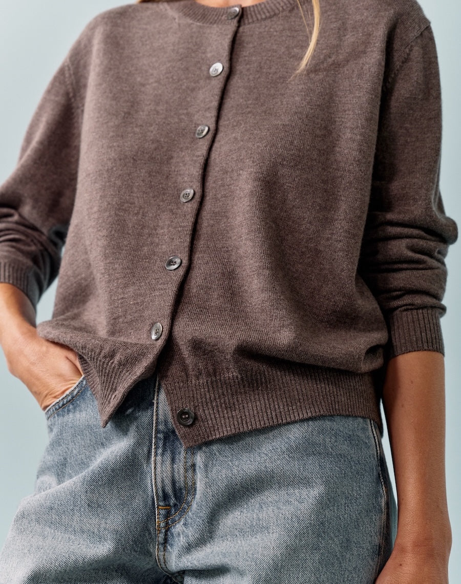 The Fenera Cardigan - Noisette