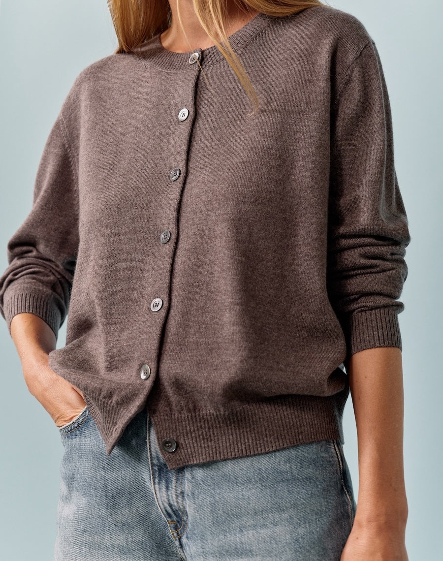 The Fenera Cardigan - Noisette