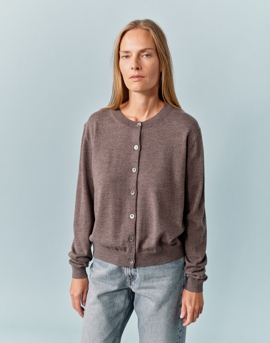 The Fenera Cardigan - Noisette