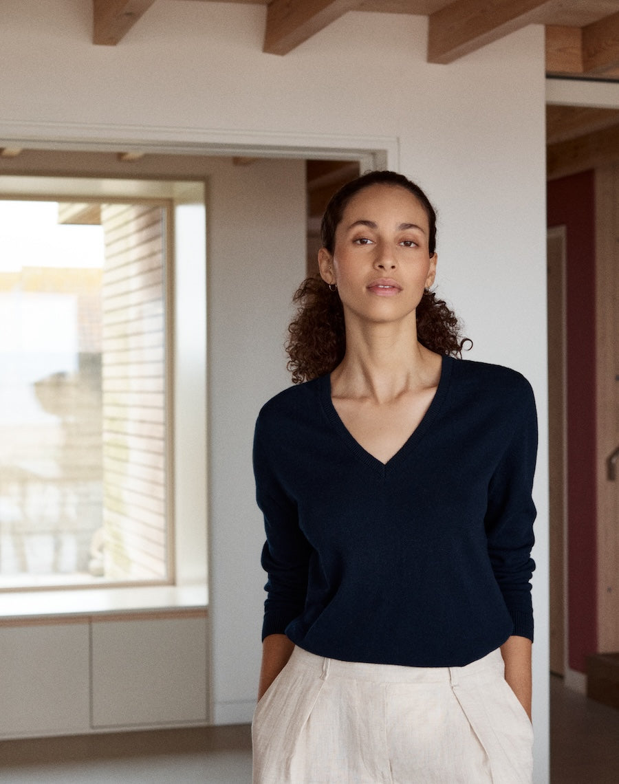 The CLASSIC V - Navy / Archive Sale