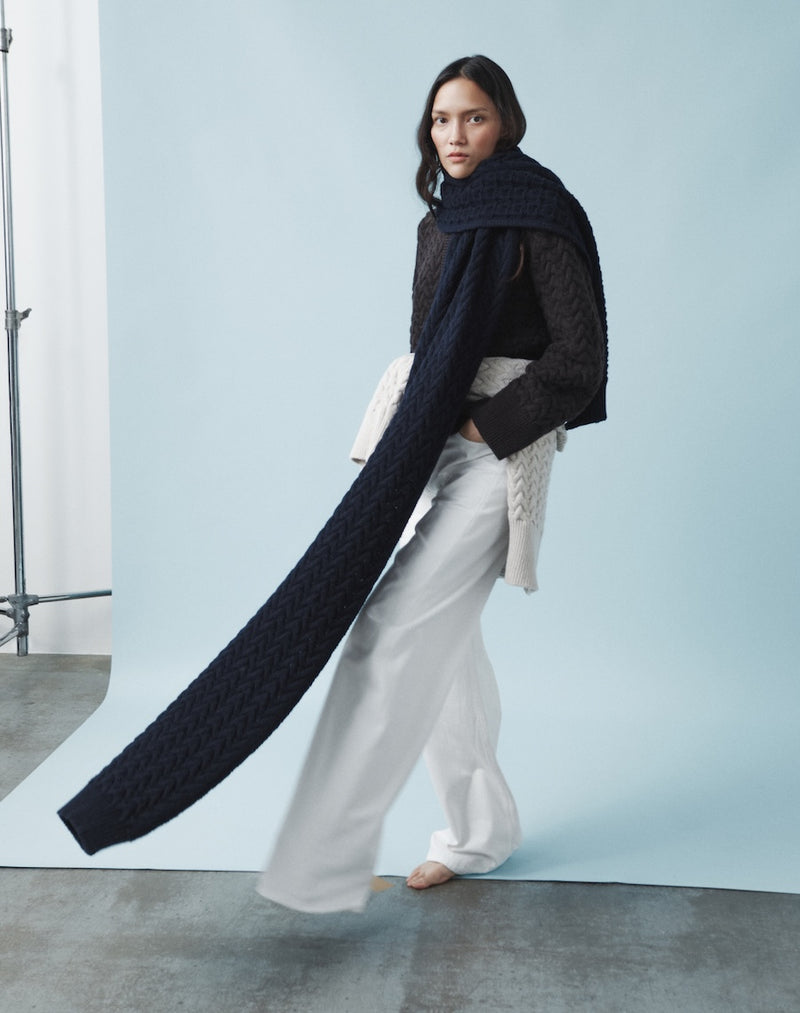 The Cable Scarf - Navy