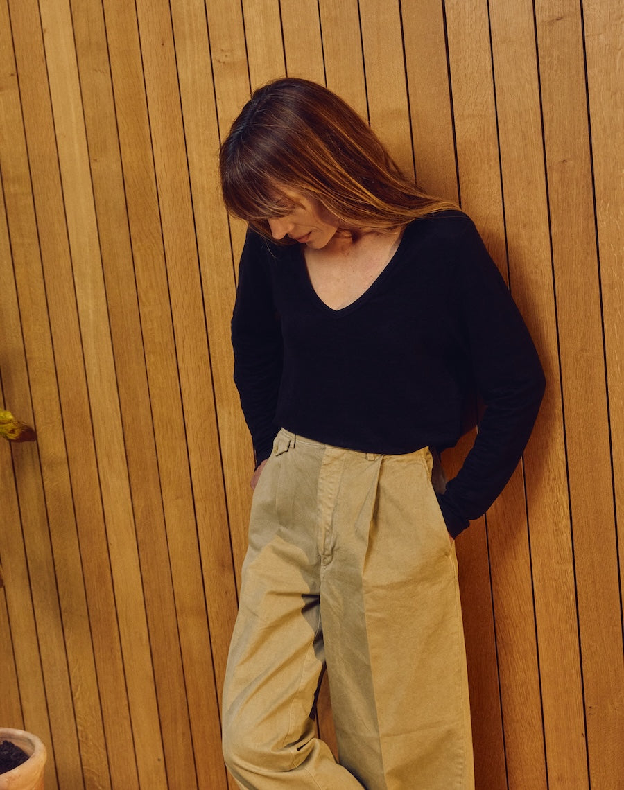 The LINEN / The V - Black