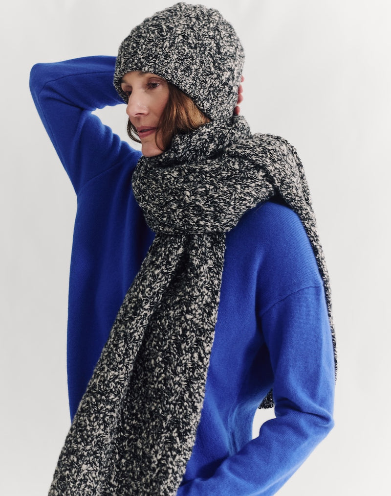 The Border Cable Scarf - Black Twist