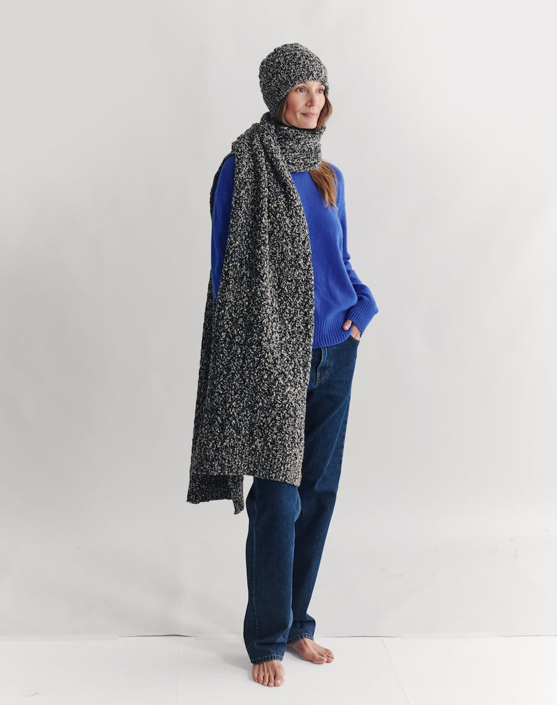 The Border Cable Scarf - Black Twist