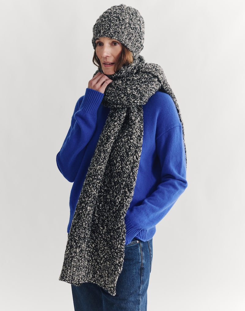The Border Cable Scarf - Black Twist