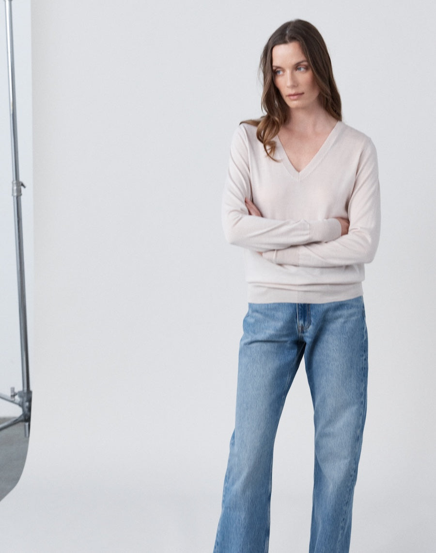 The Fine V - Alabaster