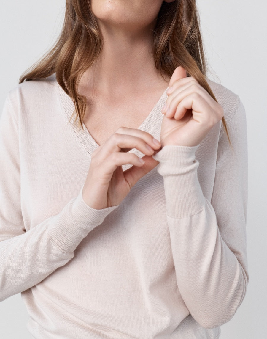 The Fine V - Alabaster