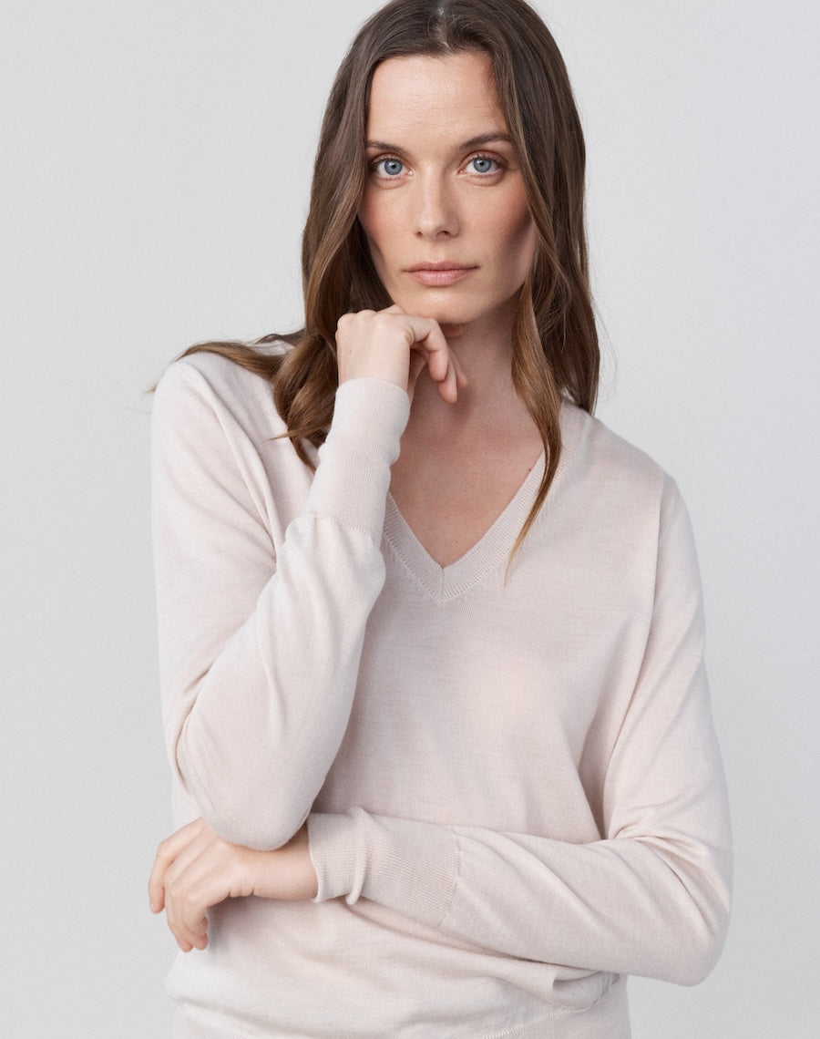 The Fine V - Alabaster