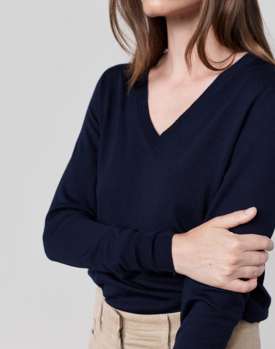 The Extra Fine V - Navy