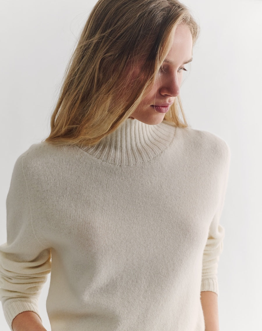 The New Classic Funnel - Undyed Ecru