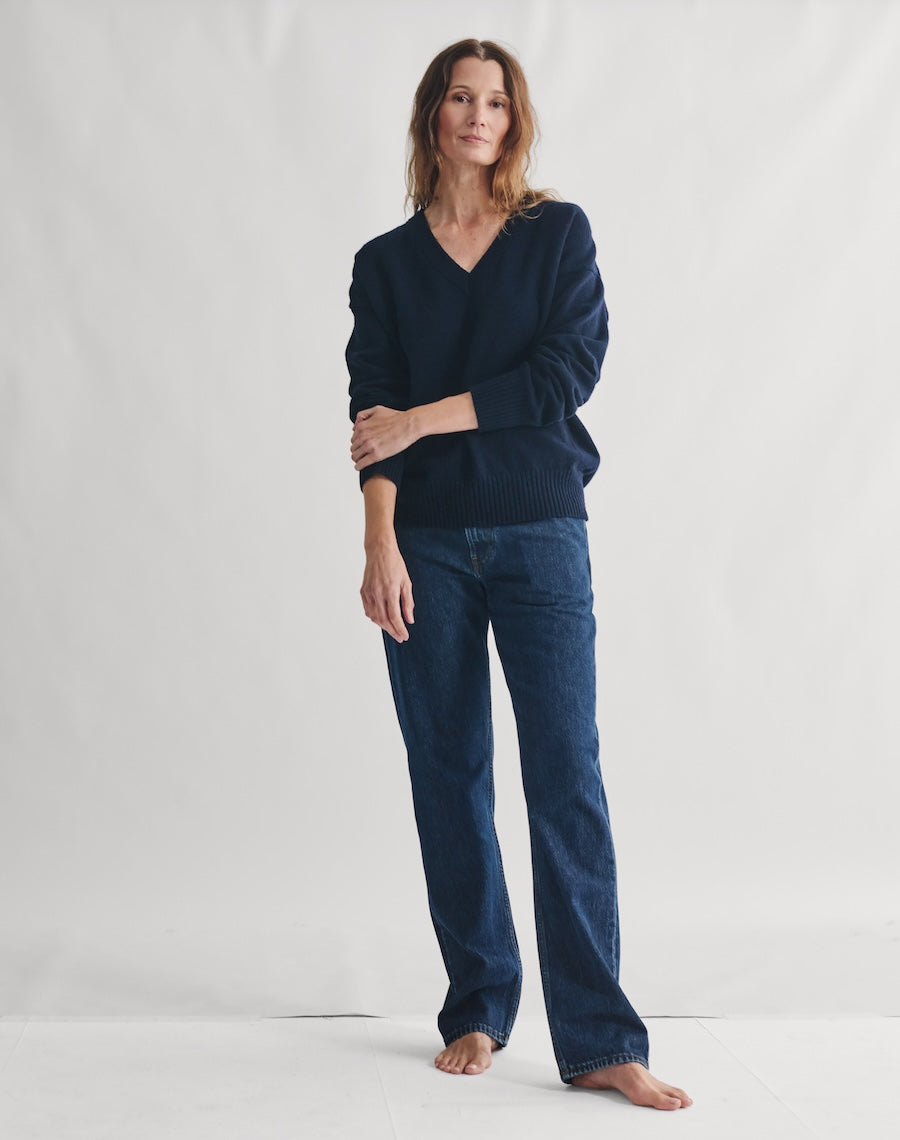 The Relaxed V - Navy