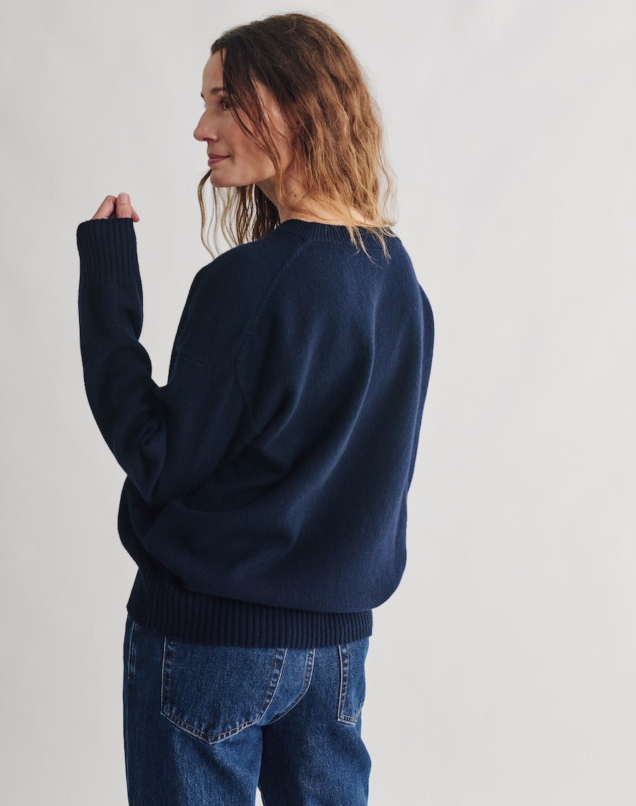 The Relaxed V - Navy