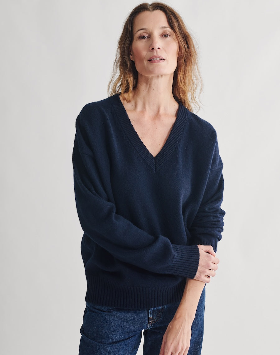 The Relaxed V - Navy