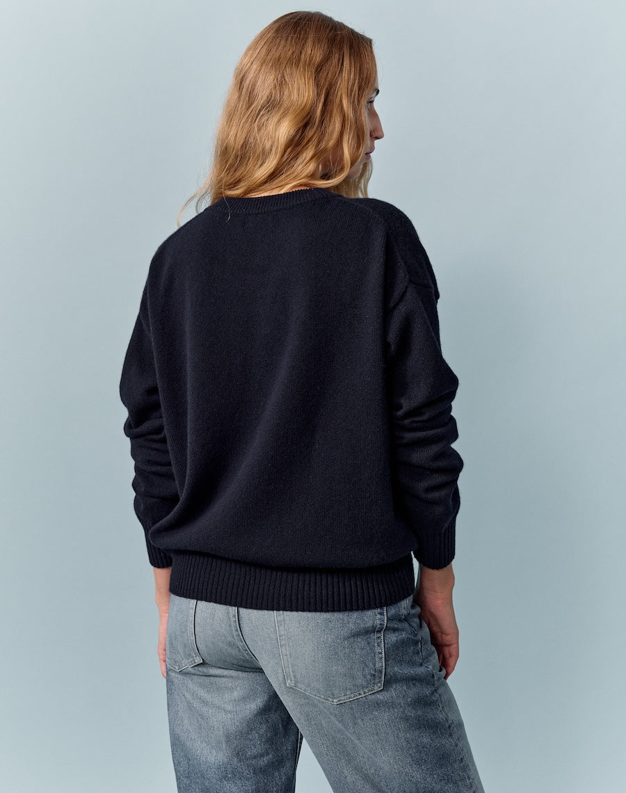 The Relaxed V - Navy