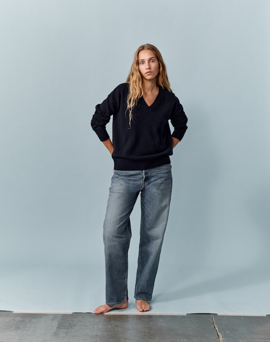The Relaxed V - Navy
