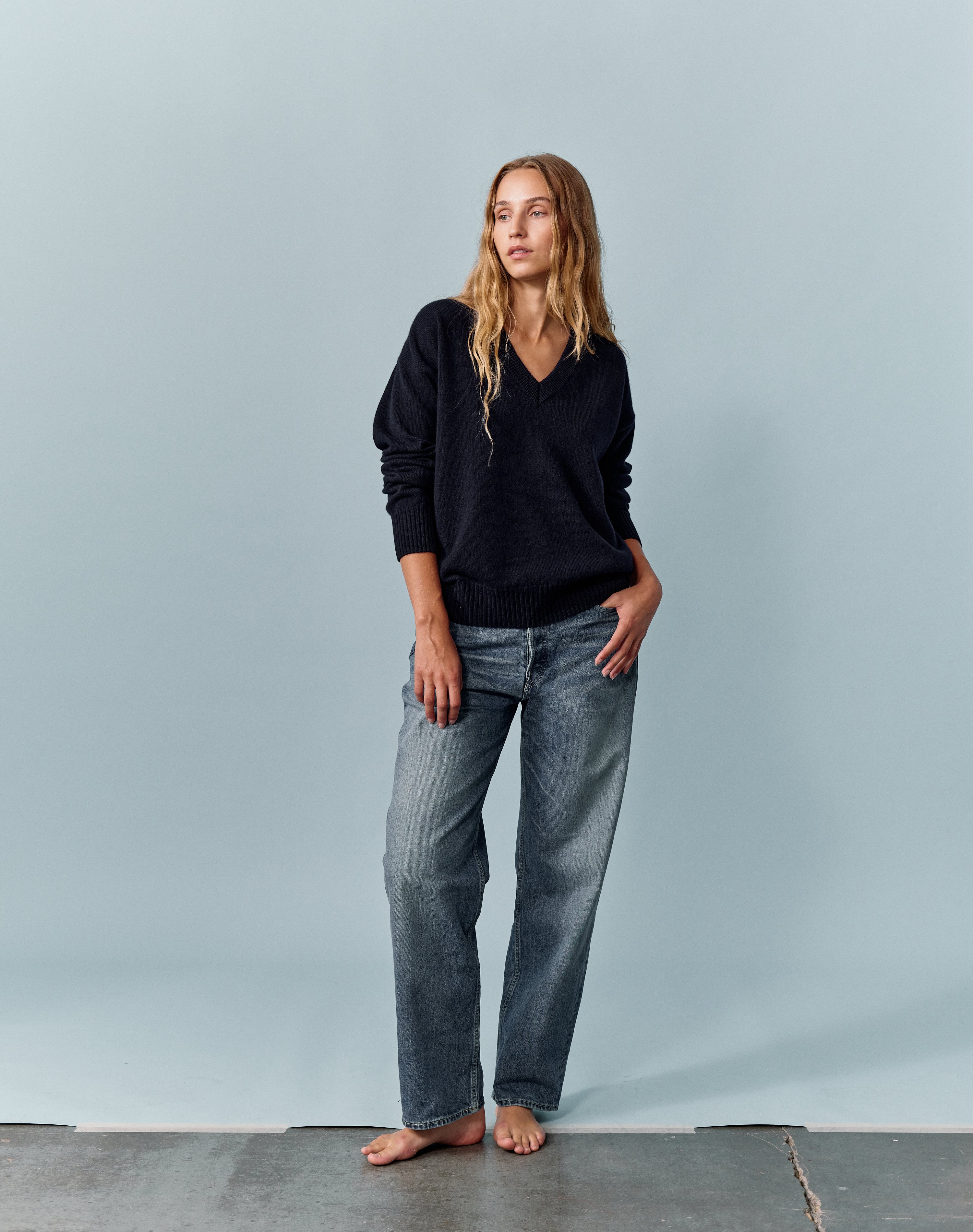 The Relaxed V - Navy