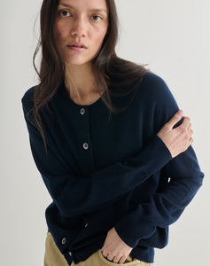 The WEEKEND CARDIGAN - Navy